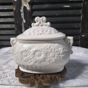 Vintage White Floral Embossed Ceramic Covered Sugar Bowl Gravy Boat